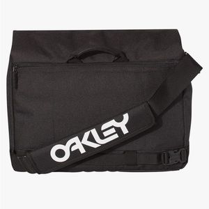 Oakley 15L Street Messenger Bag